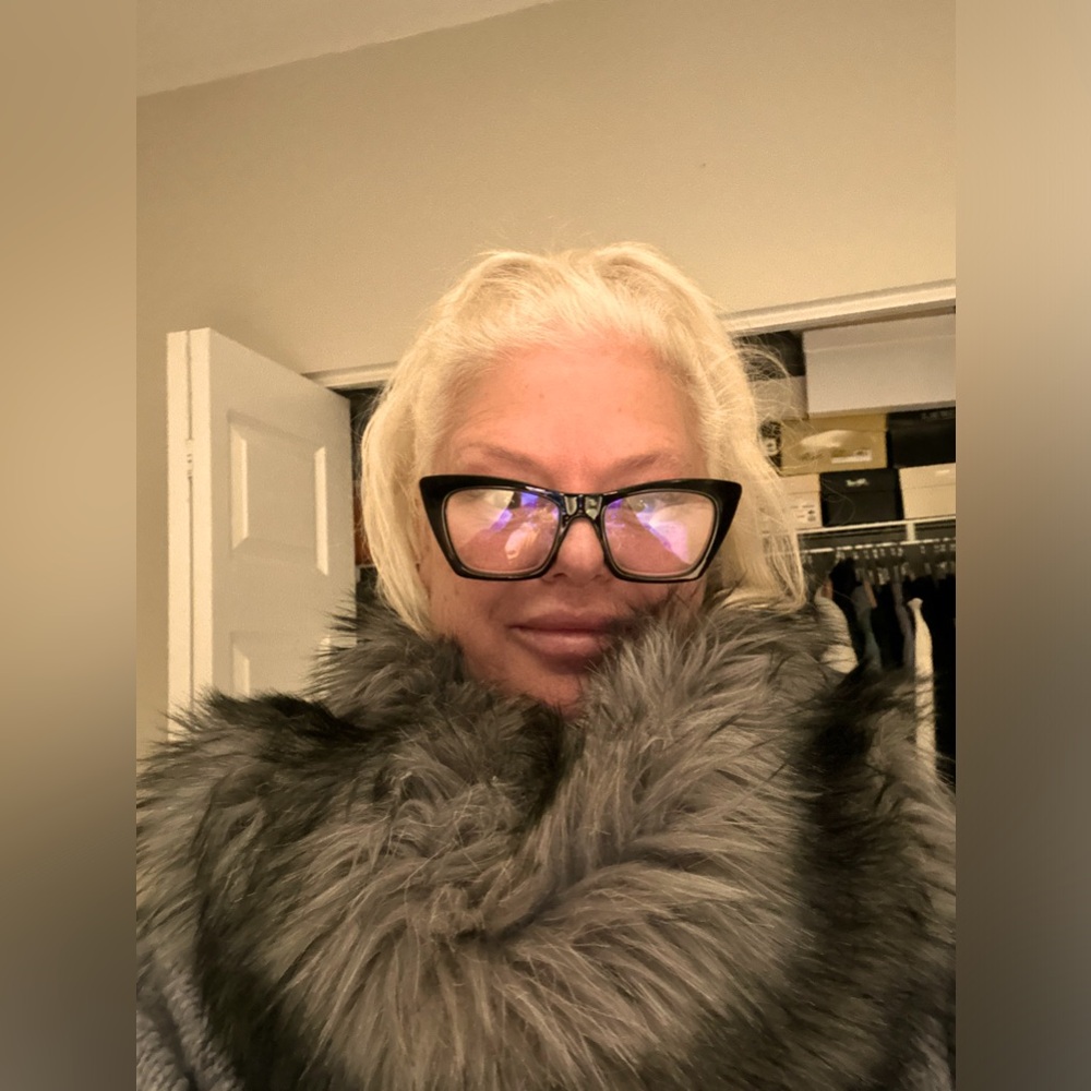 like this listing if you would like to be notified of my shows ❤️🐾